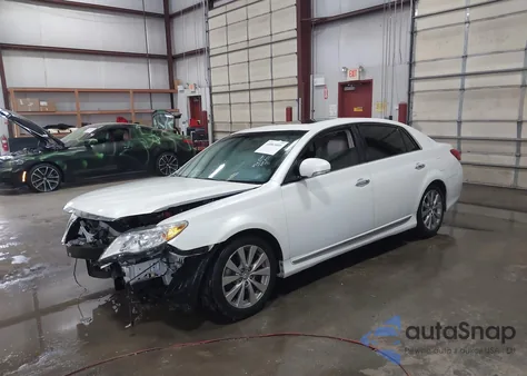2011 Toyota Avalon Limited из США, поврежденный, VIN 4T1BK3DB8BU417230